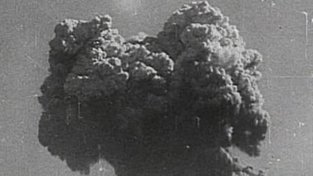 Veterans are seeking compensation for ill-health after being exposed to radiation during nuclear tests in the 1950s and 60s.