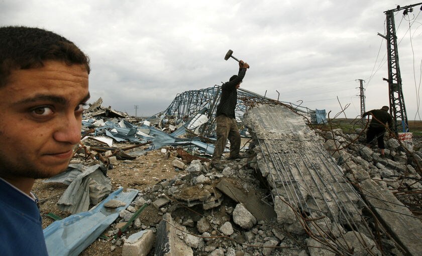 Gaza Civilians 'mired In Poverty' After War - ABC News