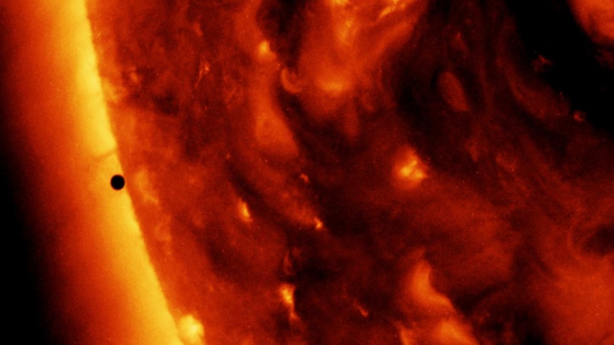 Mercury passes in front of the Sun