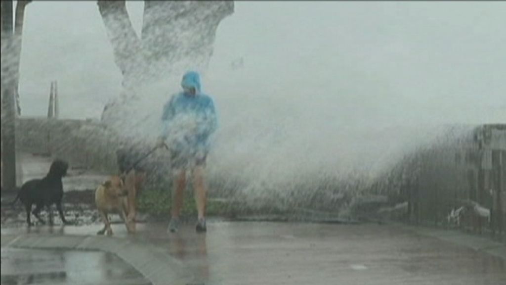 As It Happened: Wild Weather Batters Qld - ABC News