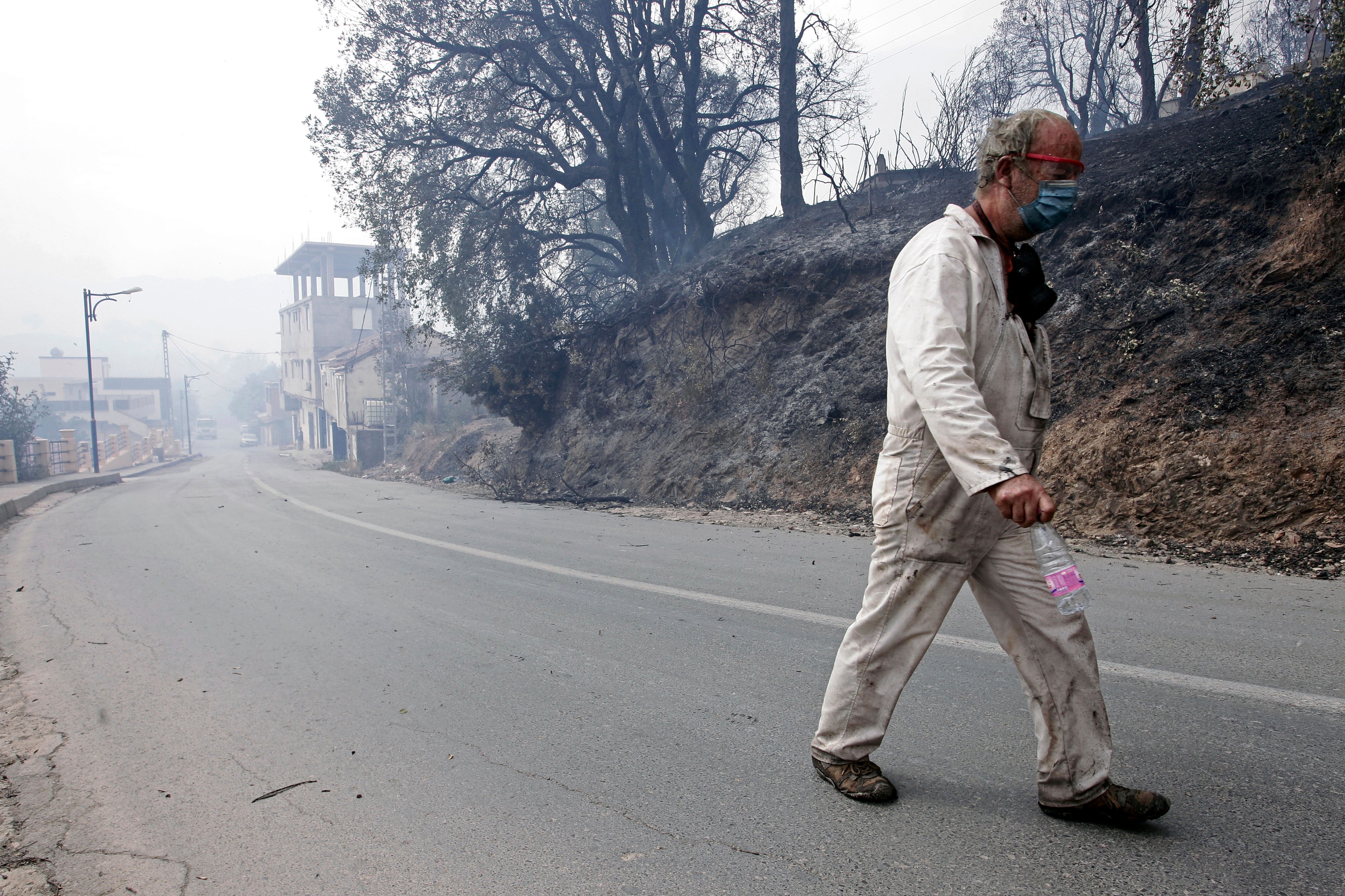 Algerian Wildfires Kill 25 Soldiers, With Resident Likening Scene To ...