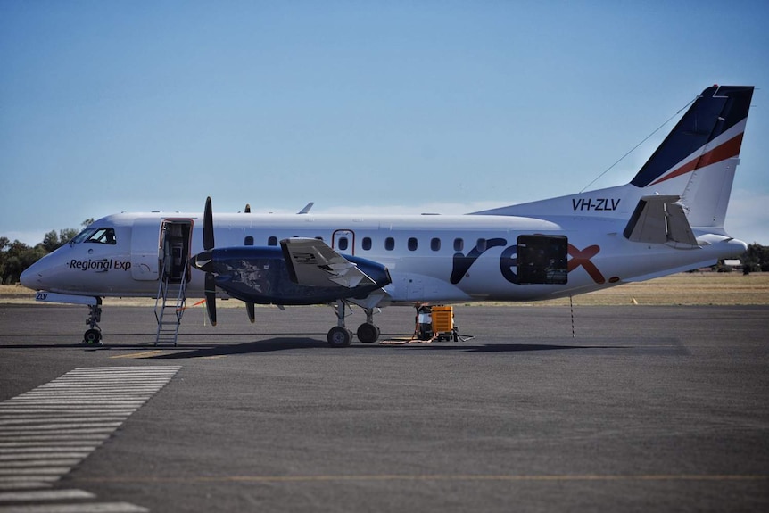 Un avion Regional Express (REX) débarque à l'aéroport de Charleville, dans le sud-ouest du Queensland.