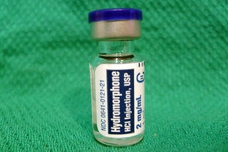 A picture of a vial of liquid labelled as 'hydromorphone'.