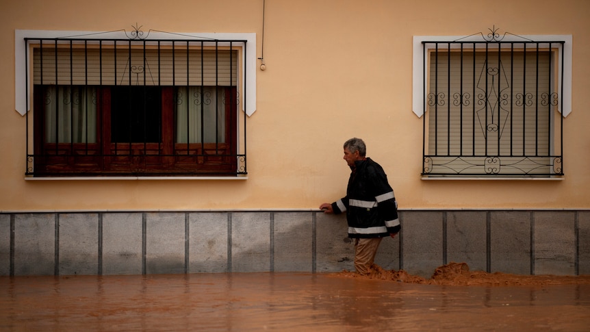 Floods cause chaos in Spain