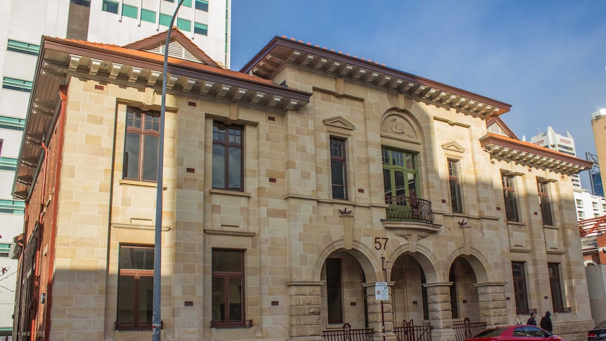 Federation Free Classical architectural style facade of 57 Murray Street.