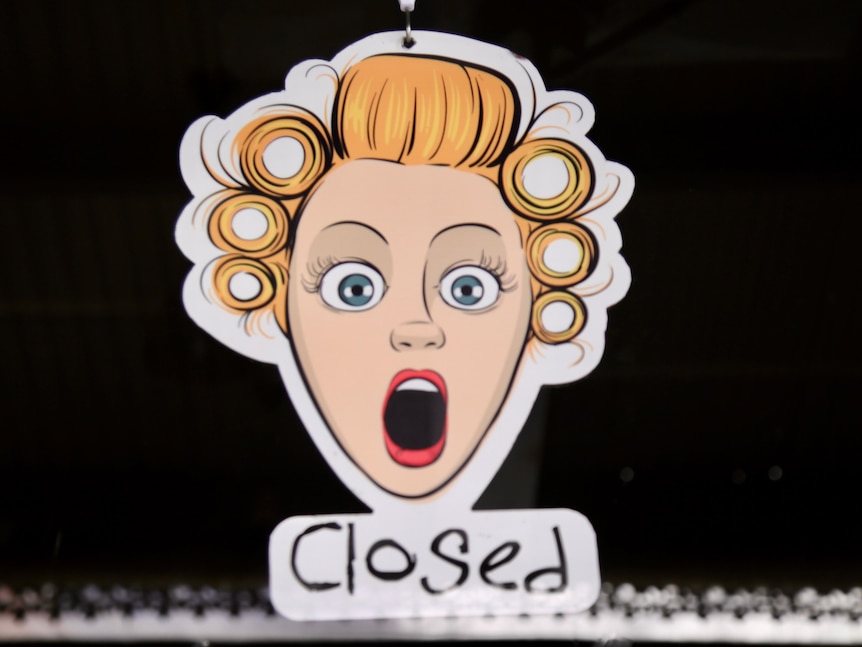 Closed sign on a beauty business in Melbourne