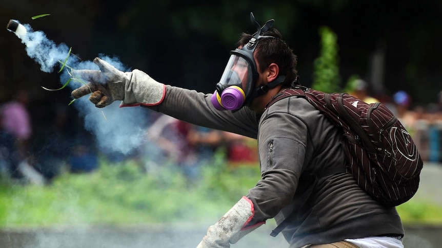 Caracas protests turn violent