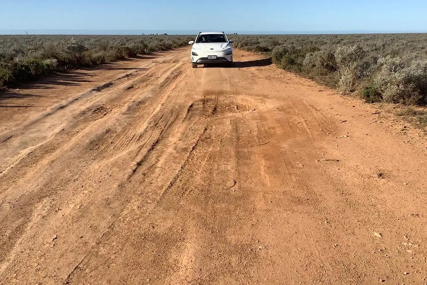 A Hyundai Kona electric vehicle on the Nullarbor Plains.