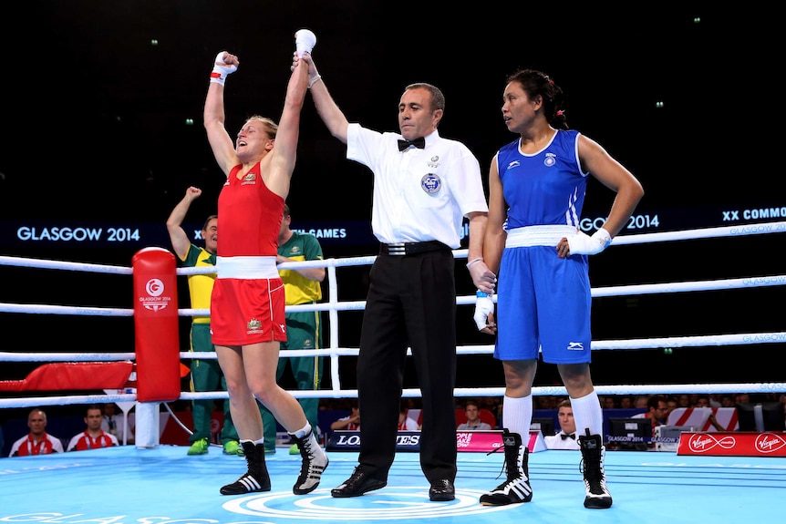 Shelley Watts wins boxing gold