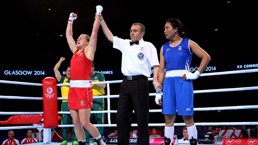 Shelley Watts wins boxing gold