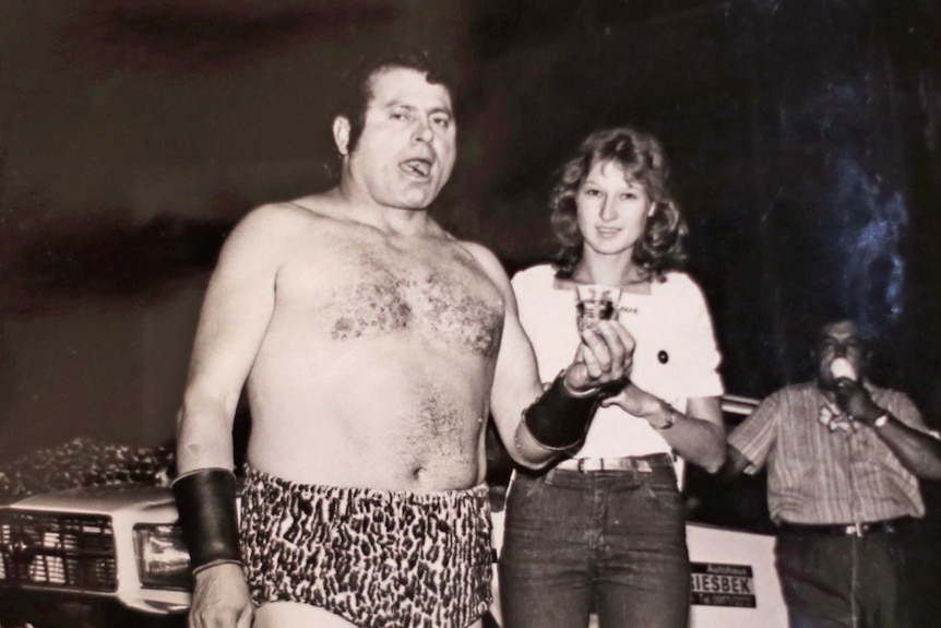 Archival picture of Leon Samson eating a razor blade at one of his shows.