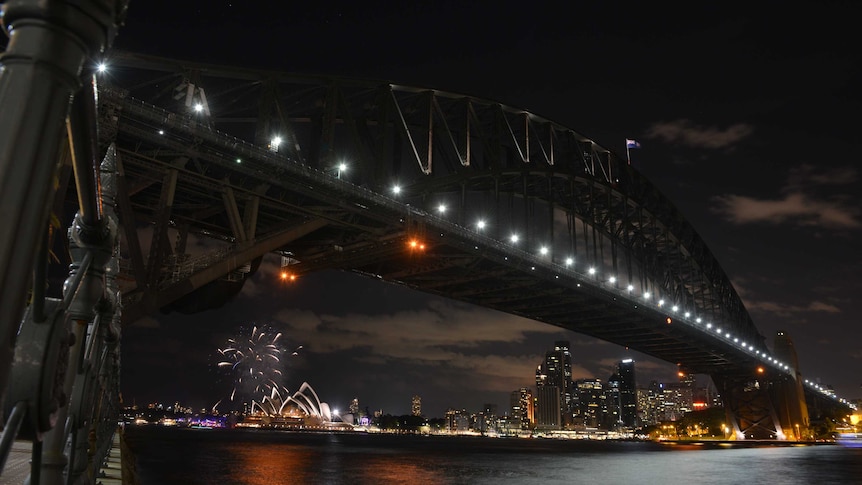 Lights go out on Sydney Harbour Bridge for Earth Hour