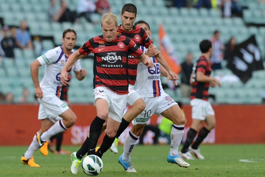 Mooy leads the way for Wanderers