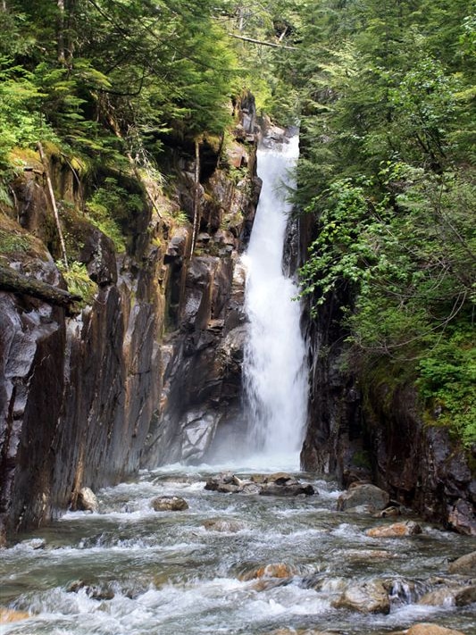 An image of the treacherous Statlu Falls in Canada.