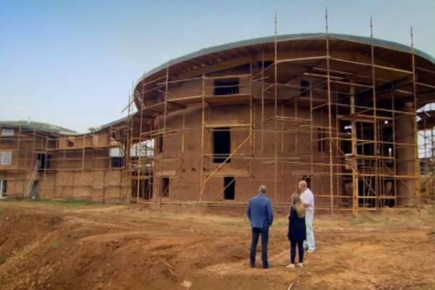 The Grand Designs UK "cob house" under construction.