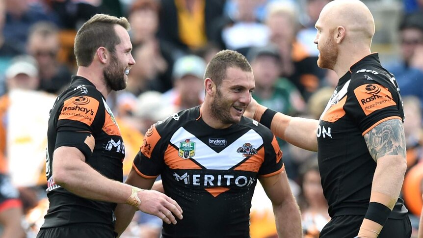 Wests Tigers captain Robbie Farah looks set to stay put at the club in 2016.
