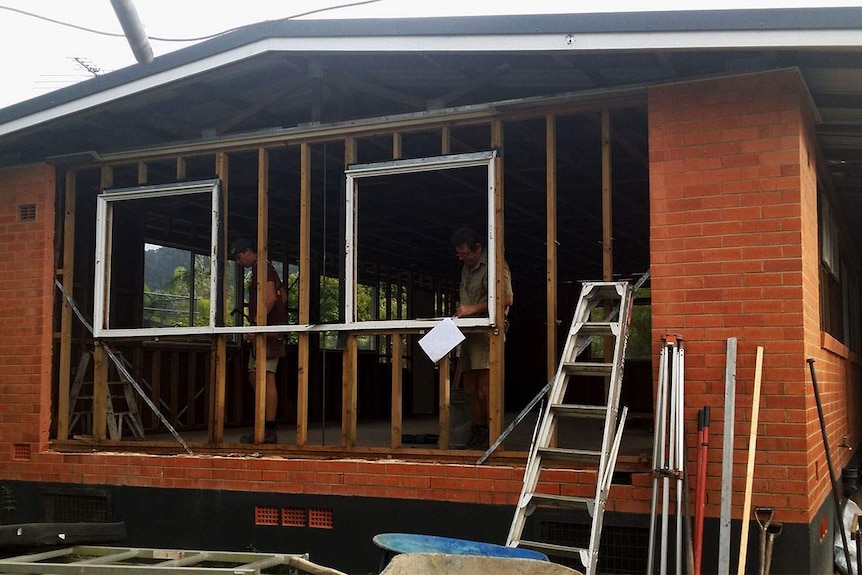 Work underway to renovate house at Edge Hill house in Cairns.