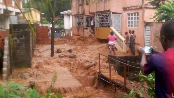 More than 300 killed in Sierra Leone as mudslide sweeps away homes (Photo: AP)
