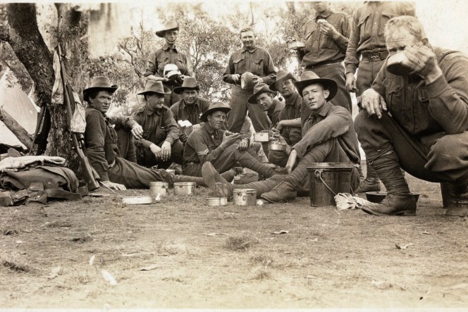 A section of the 11th Battalion at lunch, Blackboy Hill.
