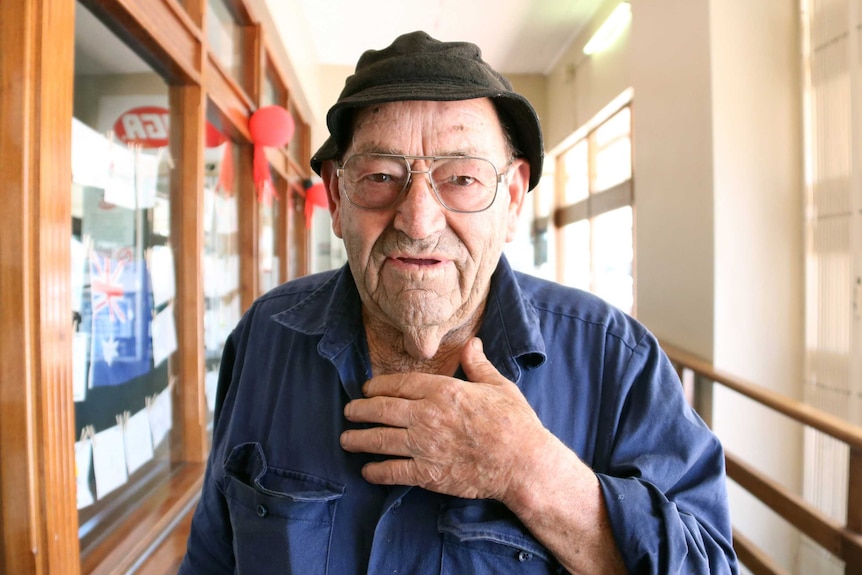 One Nation voter Joe Bird wearing a black hat.