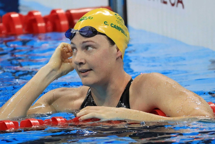 L'Australienne Cate Campbell réagit après une manche préliminaire du 100 m nage libre féminin aux Jeux Olympiques de Rio 2016.