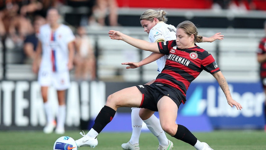 Newcastle Jets and Western Sydney Wanderers players in A-League Women