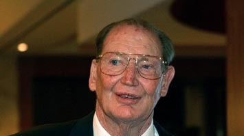 A private service for Kerry Packer was attended by a small group of family and friends