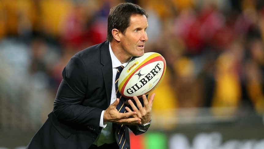 Deans watches the Wallabies warm up