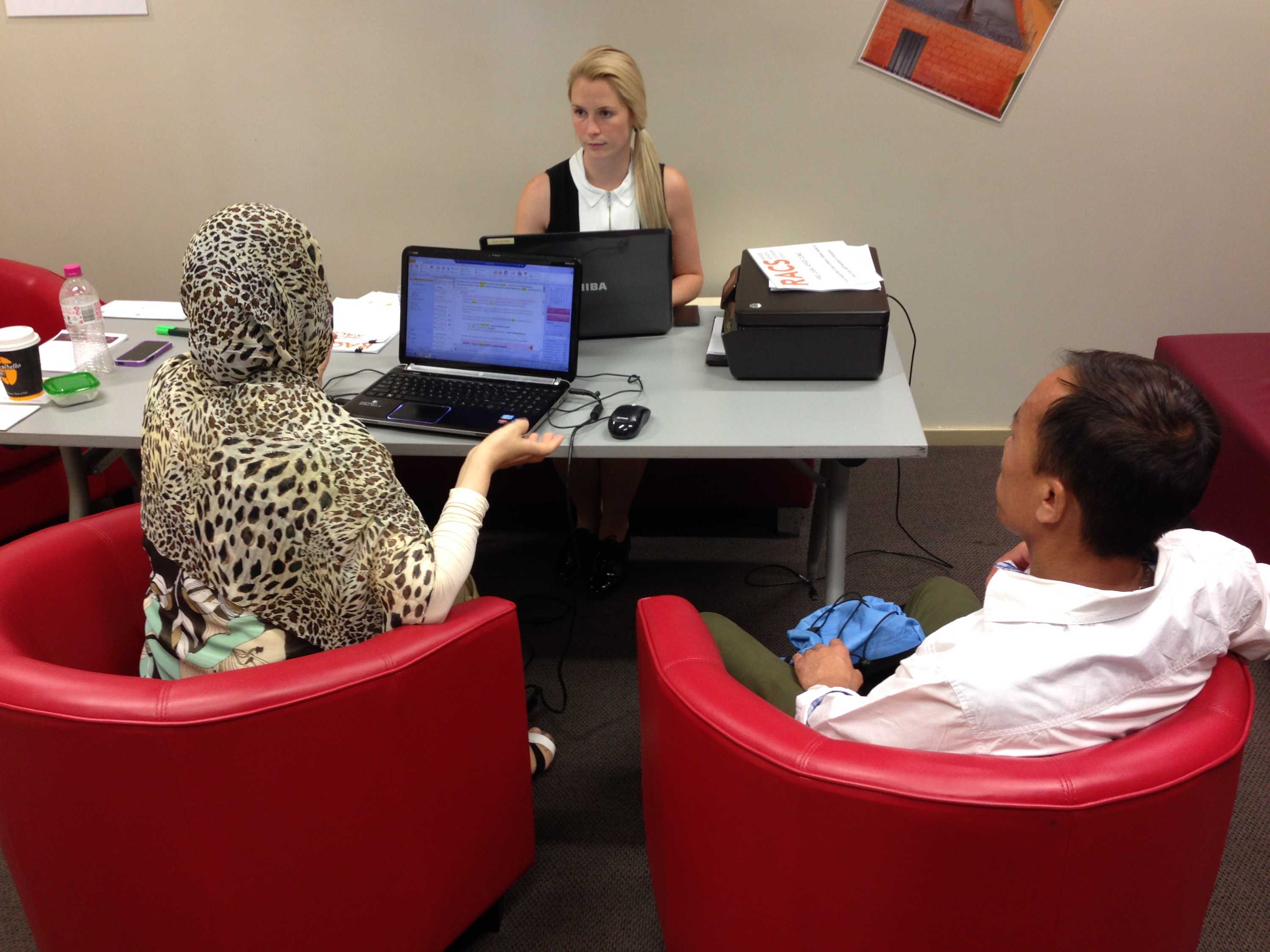 Asylum seekers 'staying indoors' after signing Federal Government's code of behaviour ABC News