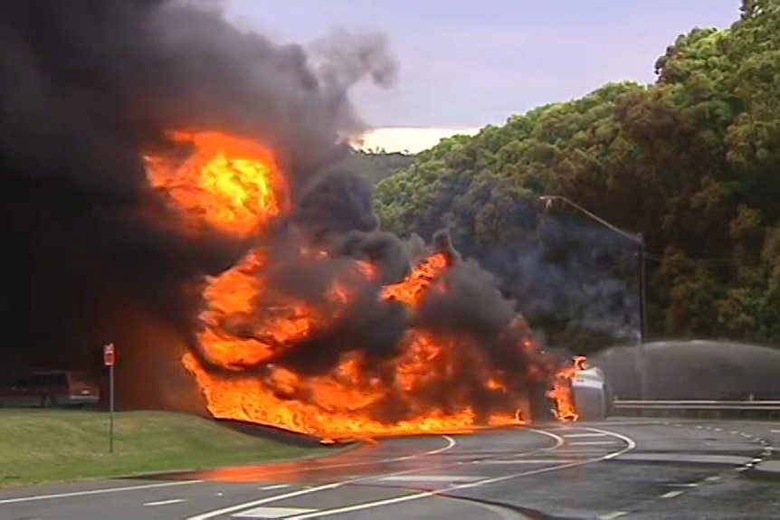 Fuel tanker explodes in Sydney