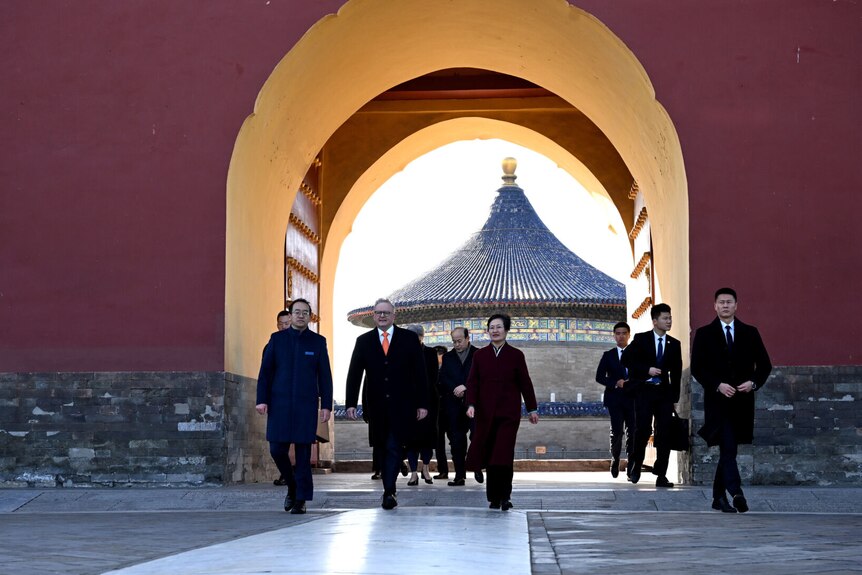 阿尔巴尼斯总理参观位于北京市中心的天坛。