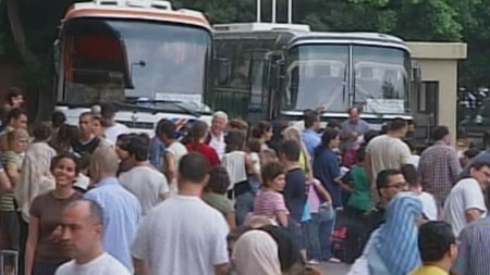 Evacuation ... Scores of Australians have travelled to Syria by bus. (File photo)