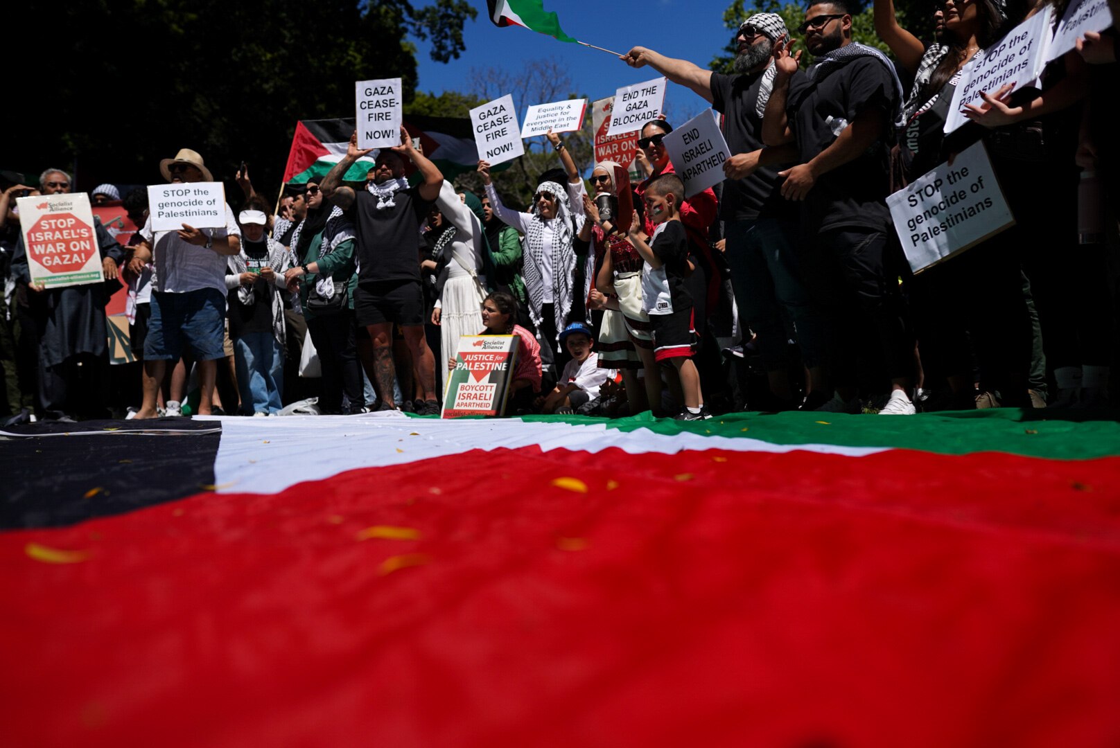 Thousands Turn Out For Pro-Palestinian Rallies In Melbourne, Sydney And ...