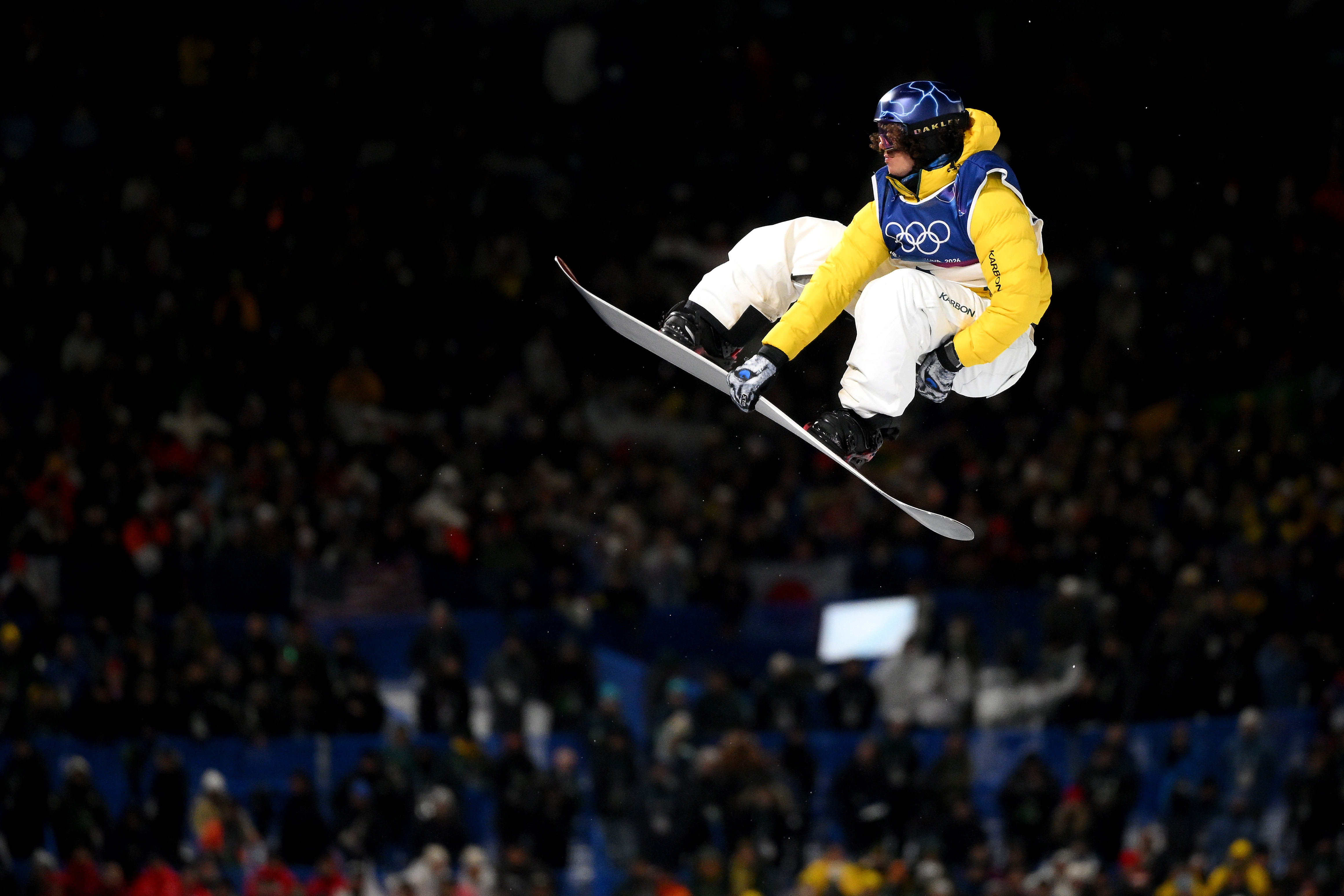 Valentino Guseli holds a grab