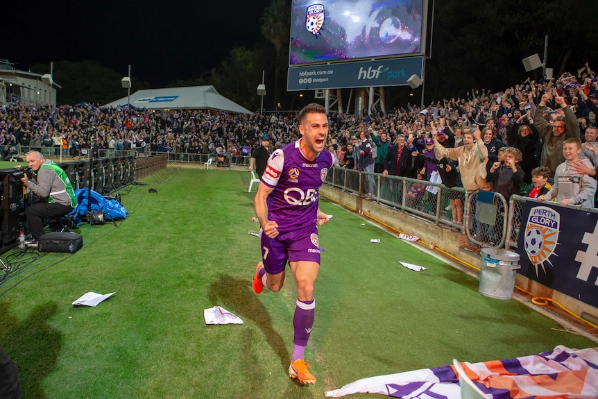 Perth Glory chase first championship in A-League grand final