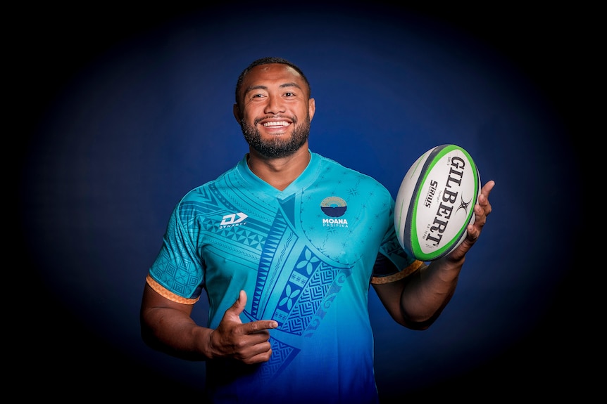 Sekope Kepu poses for a photo in his Moana Pasifika jersey
