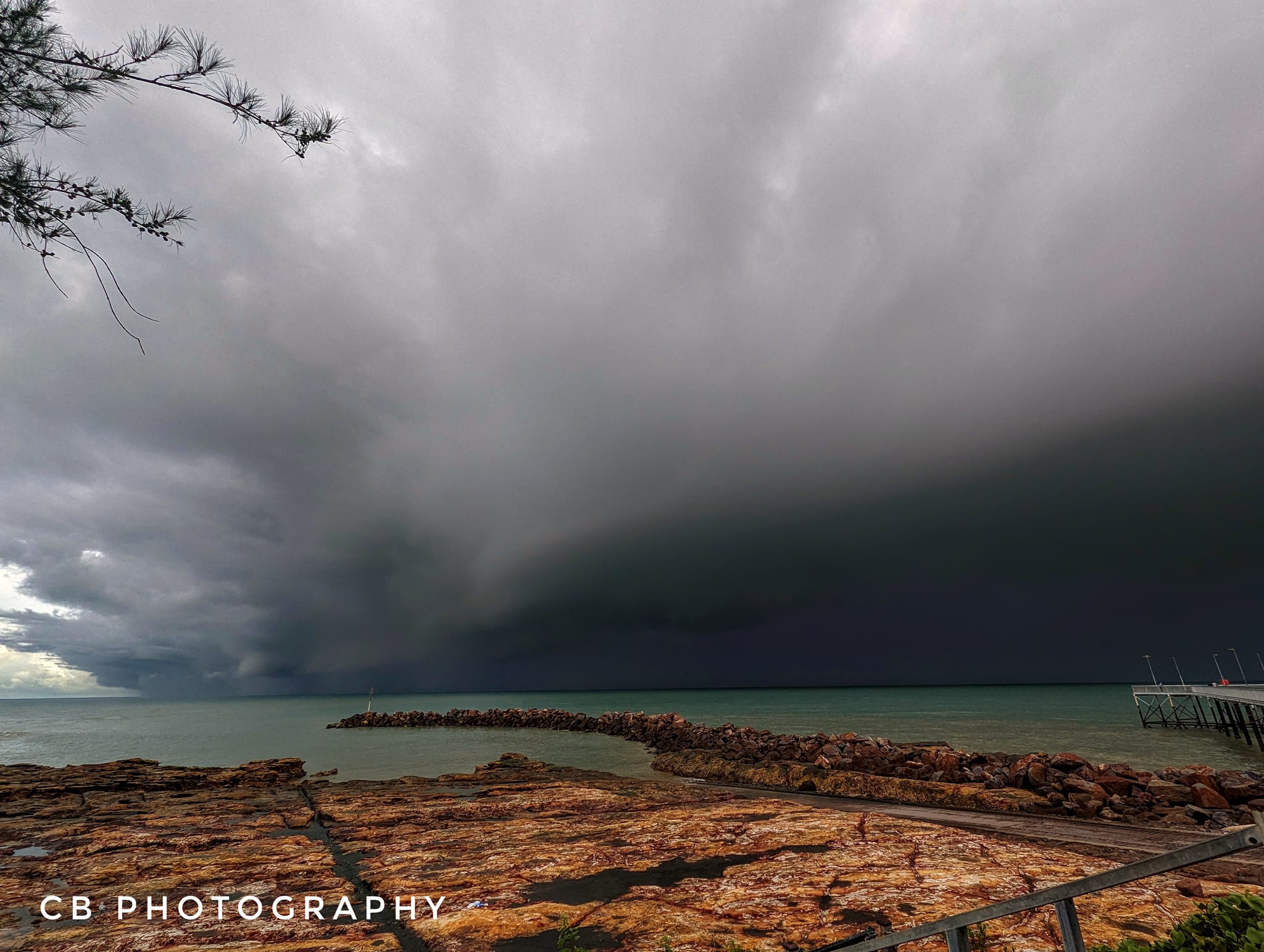 dark clouds gather over nightcliff darwin 