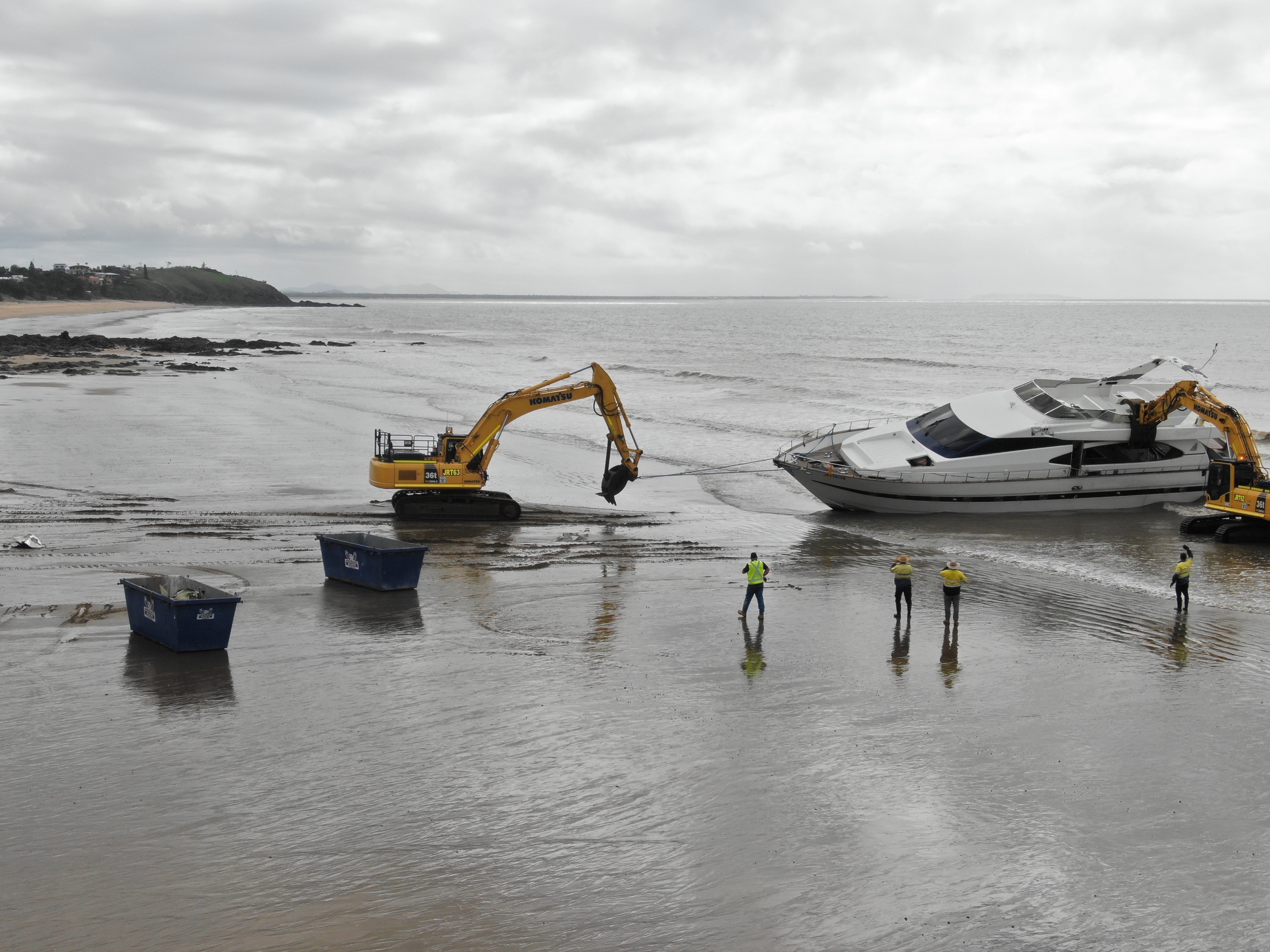 Sunken luxury yacht wreckage at Yeppoon removed after four day