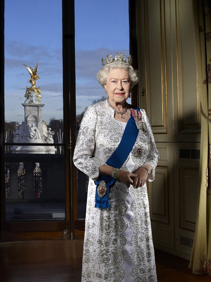 The Queen poses for her Diamond Jubilee