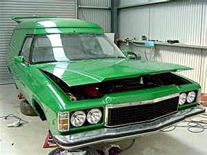 A photo of a 1975 Holden Sandman panel van, similar to that owned by Scott Maitland and Cindy Masonwells
