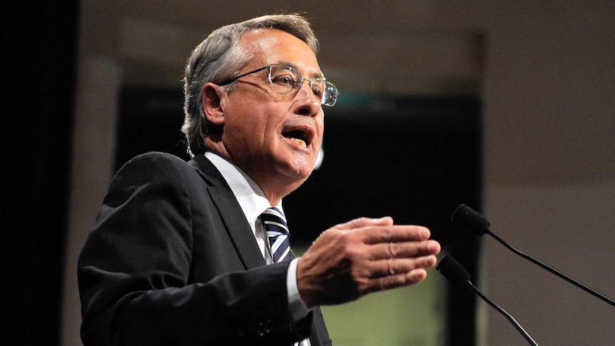 Wayne Swan delivers the closing address to the tax forum (AAP Image: Alan Porritt)