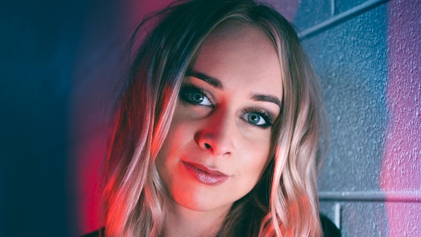 Melanie Dyer is absolutely dominating the country pop scene