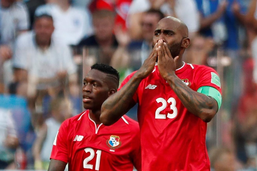 Panama's Felipe Baloy celebrates scoring their first goal