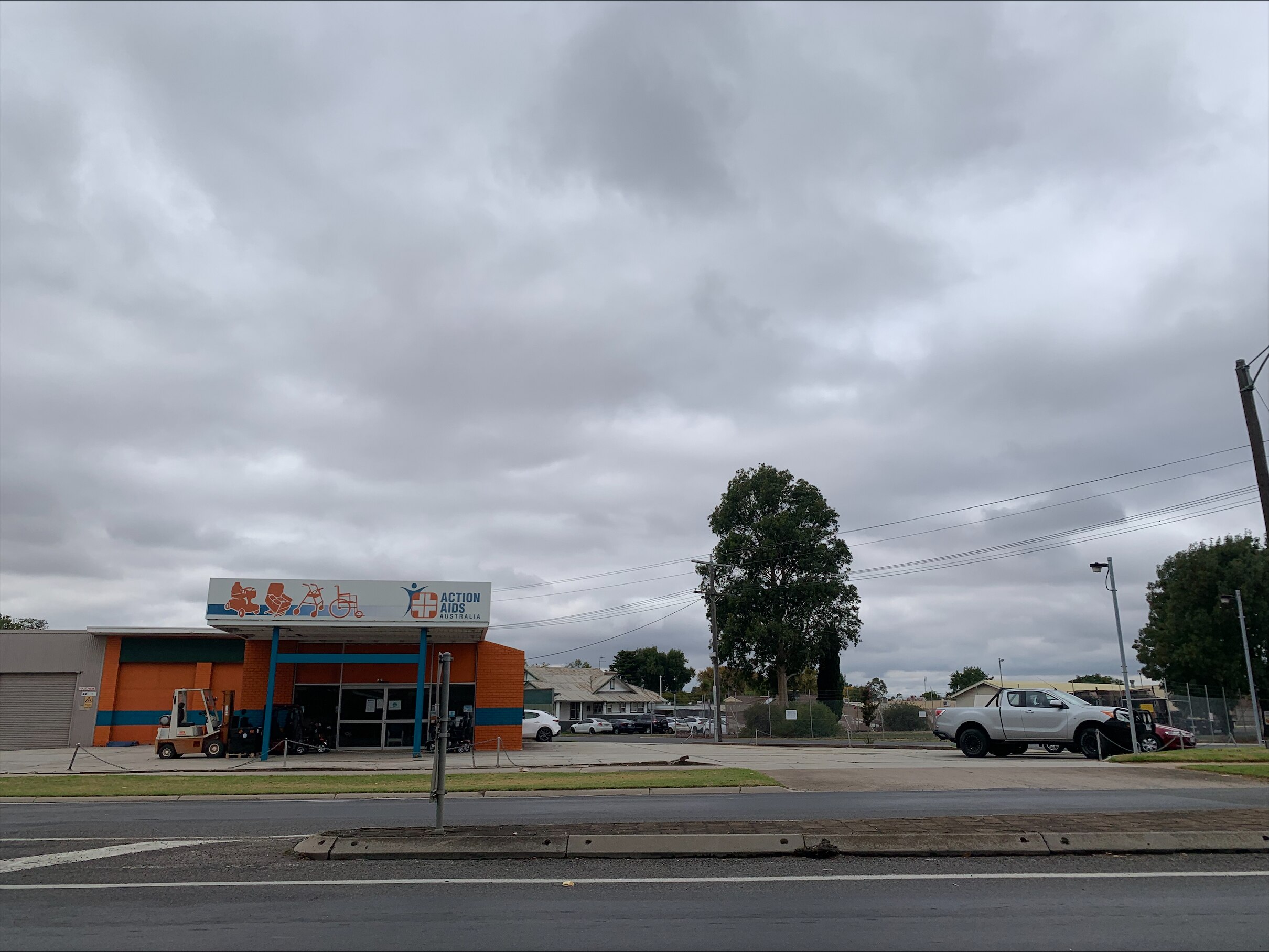 Mayor casts 'No' vote on Dooen Road petrol station proposal - ABC listen