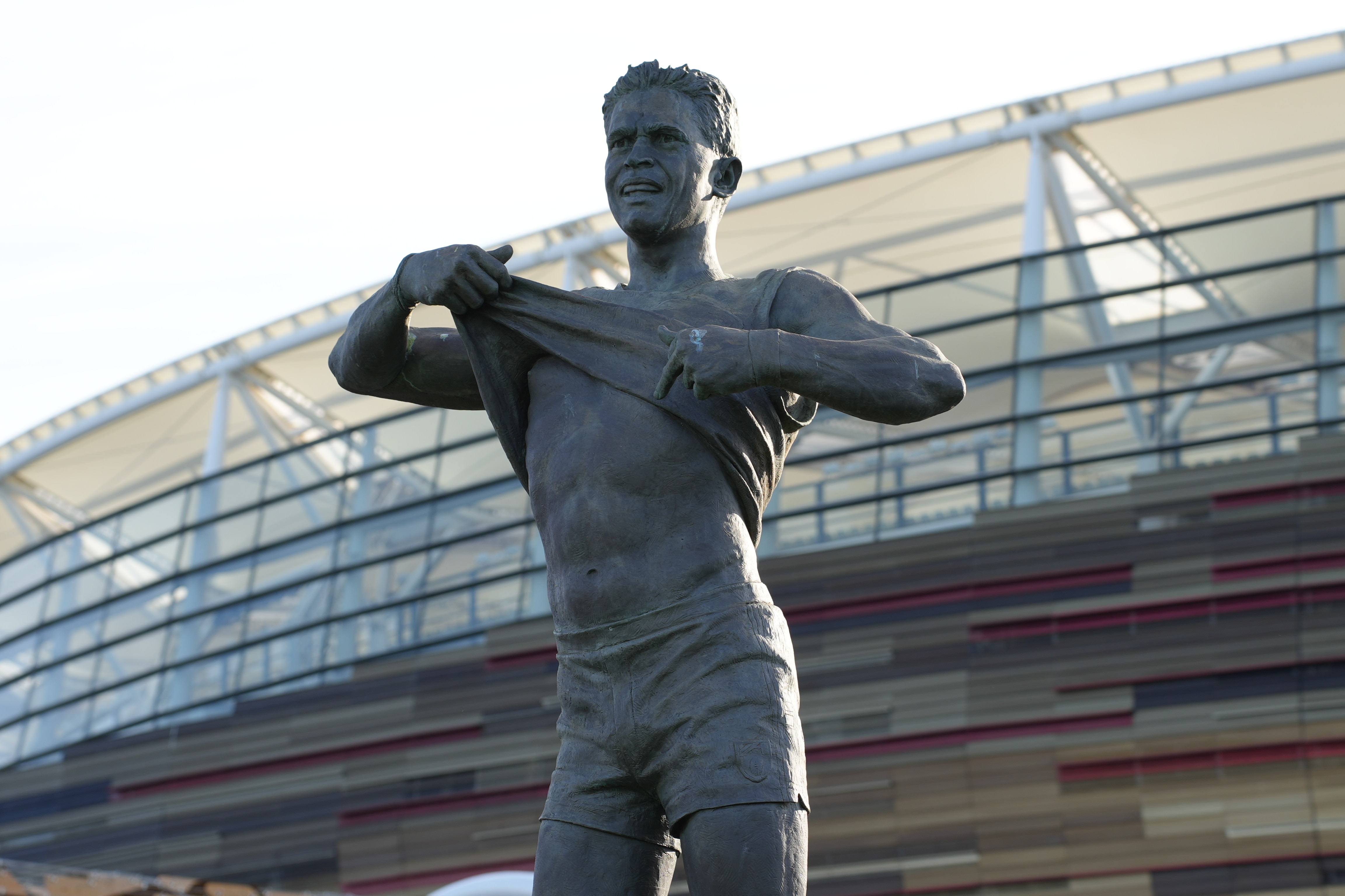 Nicky Winmar statue to be removed from stadium after assault conviction