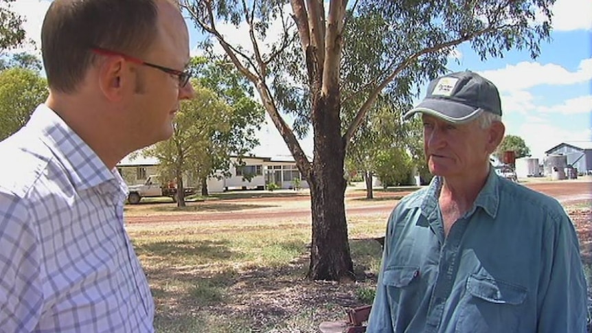 George Bender talks to Mark Willacy in March 2015 about testing on his property by Queensland Environment Department investigators looking into alleged contamination caused by Linc Energy’s nearby underground coal gasification plant