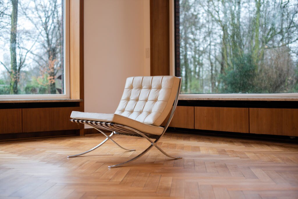 A "Barcelona" armchair (Ludwig Mies van der Rohe)