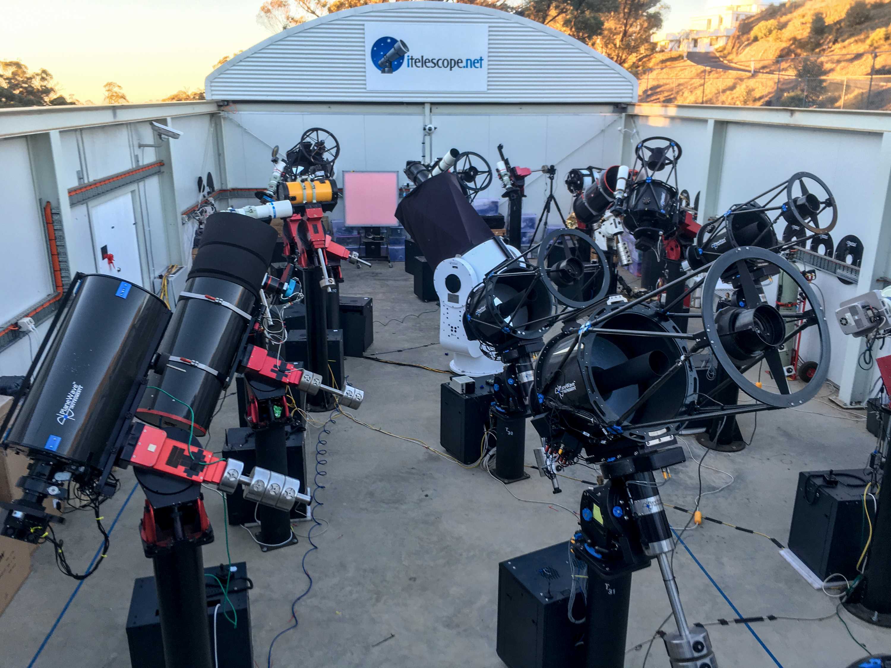 Remote telescopes offer international stargazers a view of Australia's