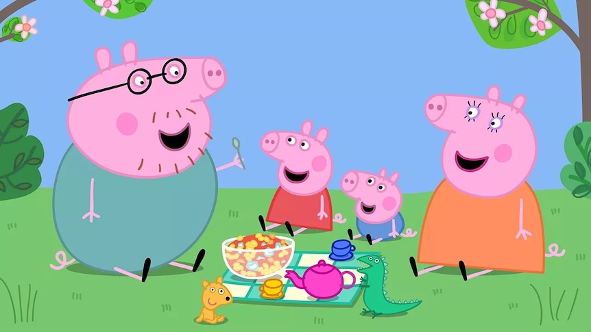 Peppa, Mummy, Daddy and George having a picnic.