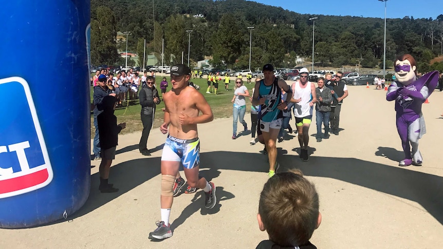 Tasmanian Brayden Hayes ran from Hobart to Burnie in underwear to raise money for charity April 1, 2017
